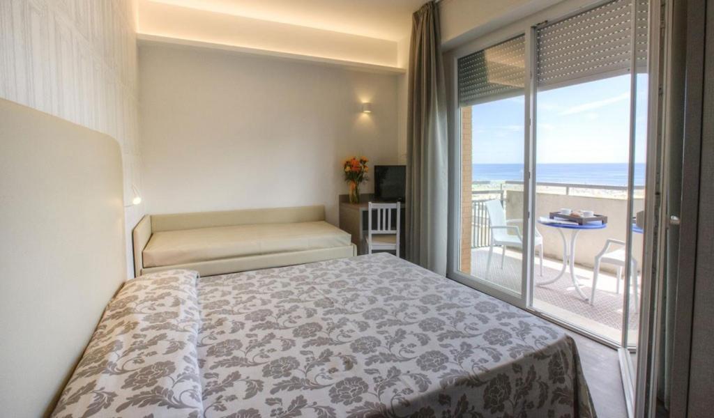 Hotel 2000 Rimini Eksteriør billede