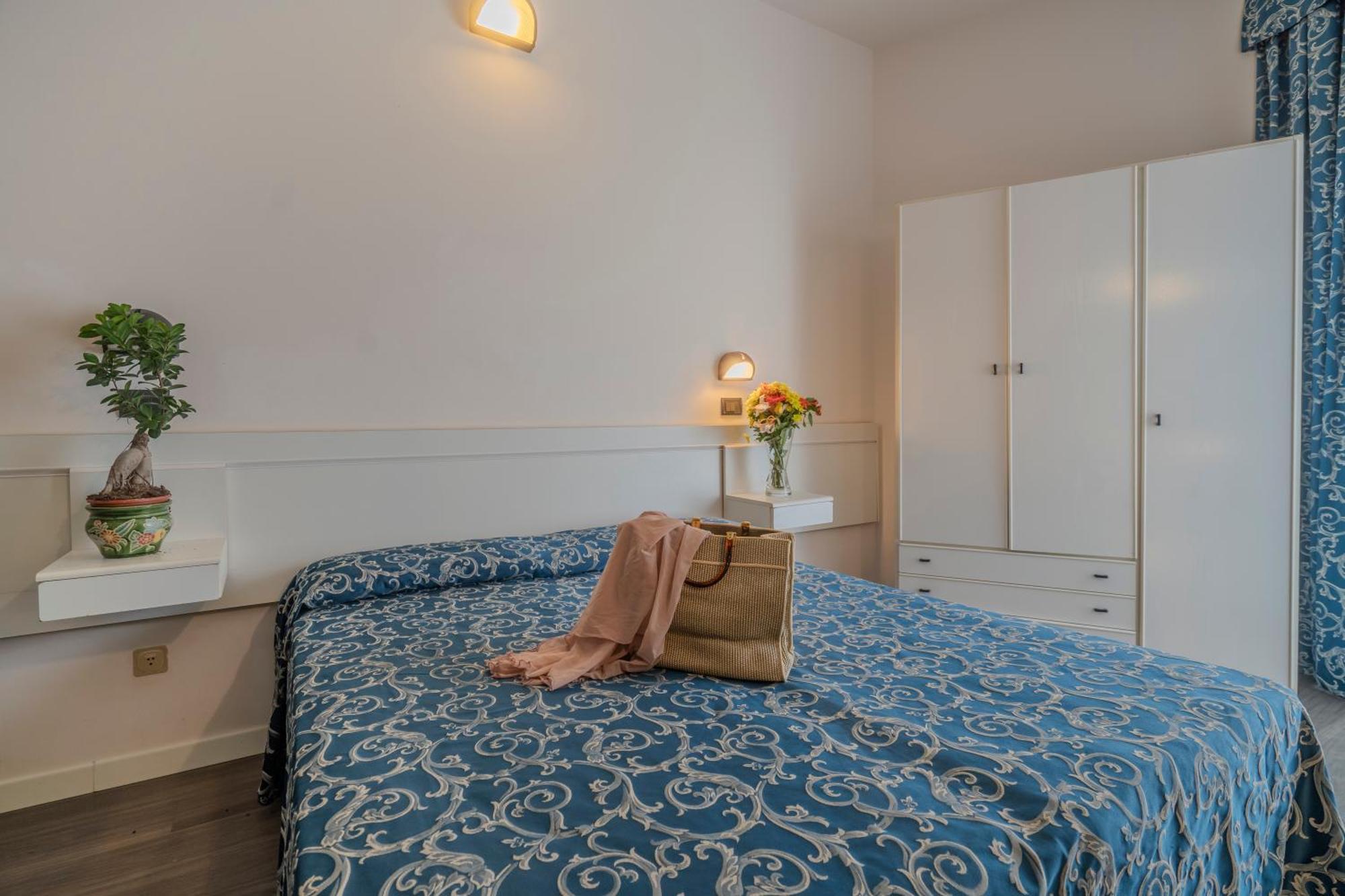 Hotel 2000 Rimini Eksteriør billede