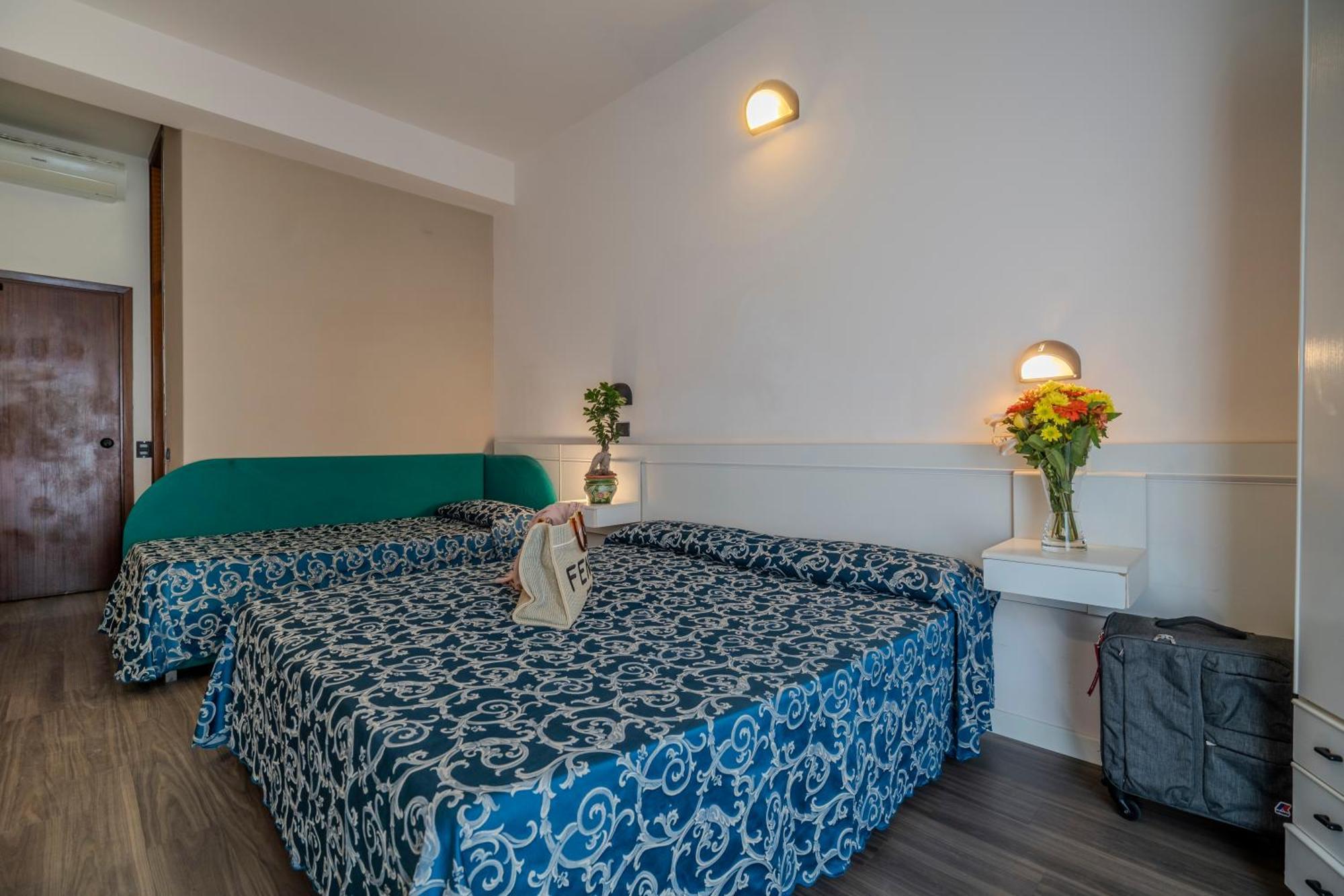 Hotel 2000 Rimini Eksteriør billede