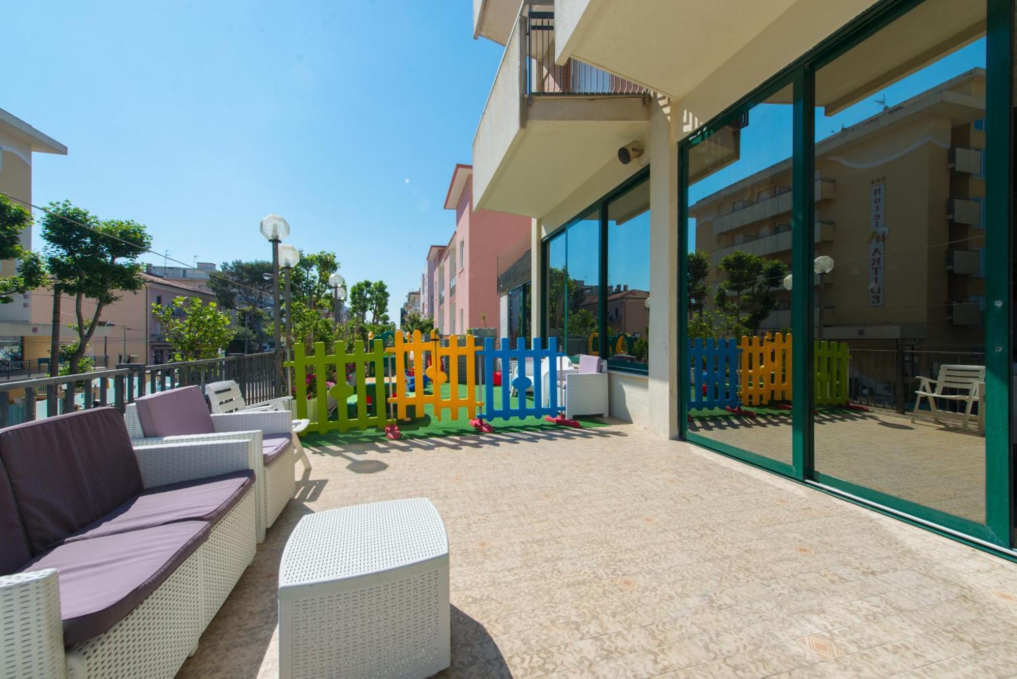 Hotel 2000 Rimini Eksteriør billede