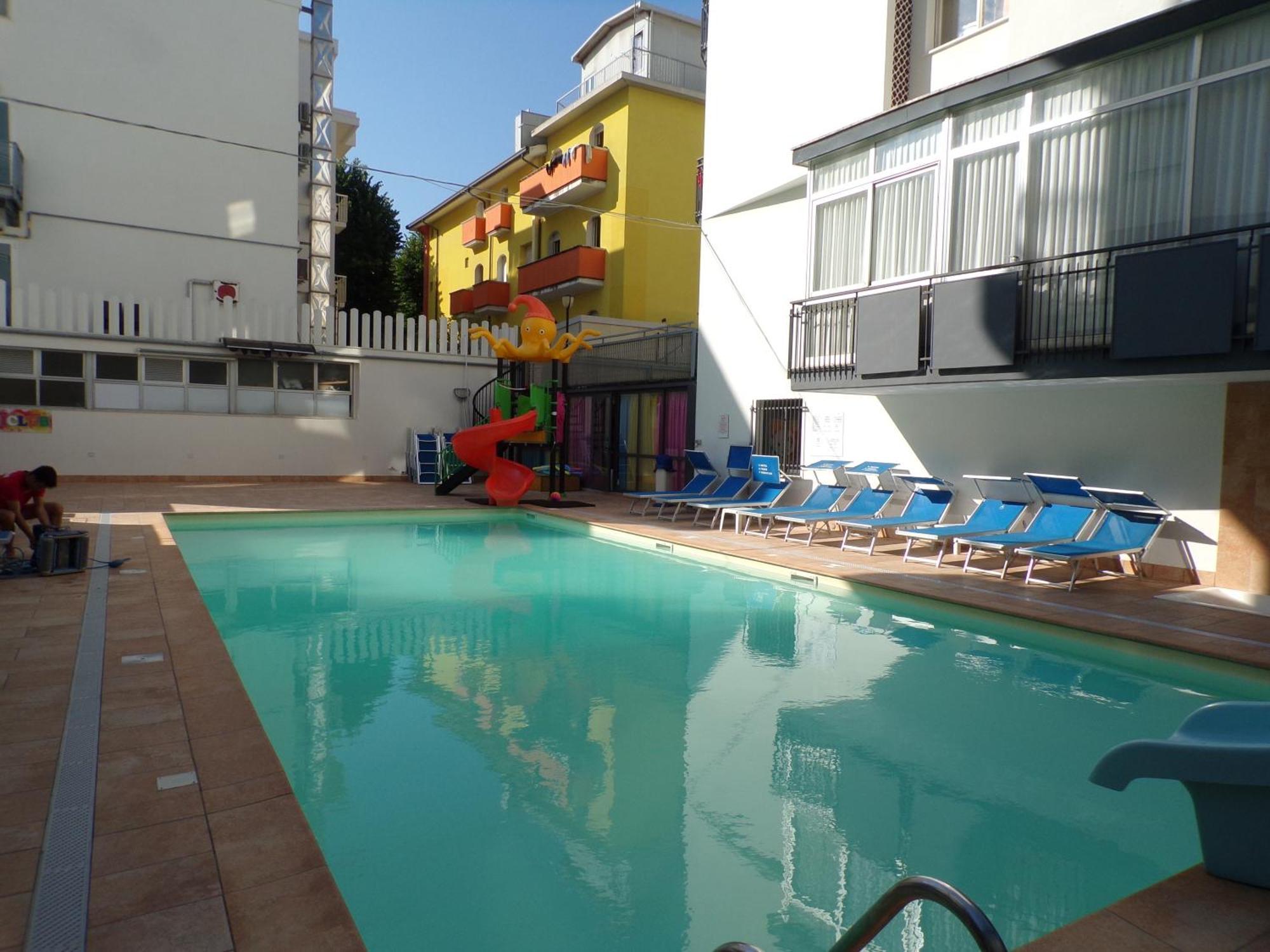 Hotel 2000 Rimini Eksteriør billede