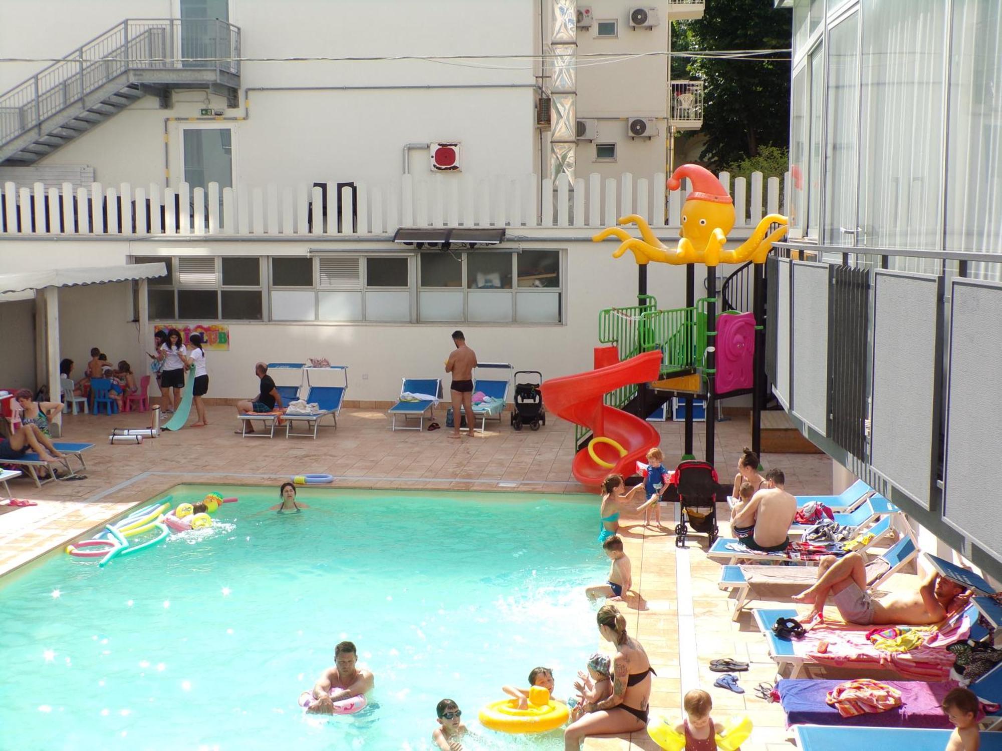 Hotel 2000 Rimini Eksteriør billede