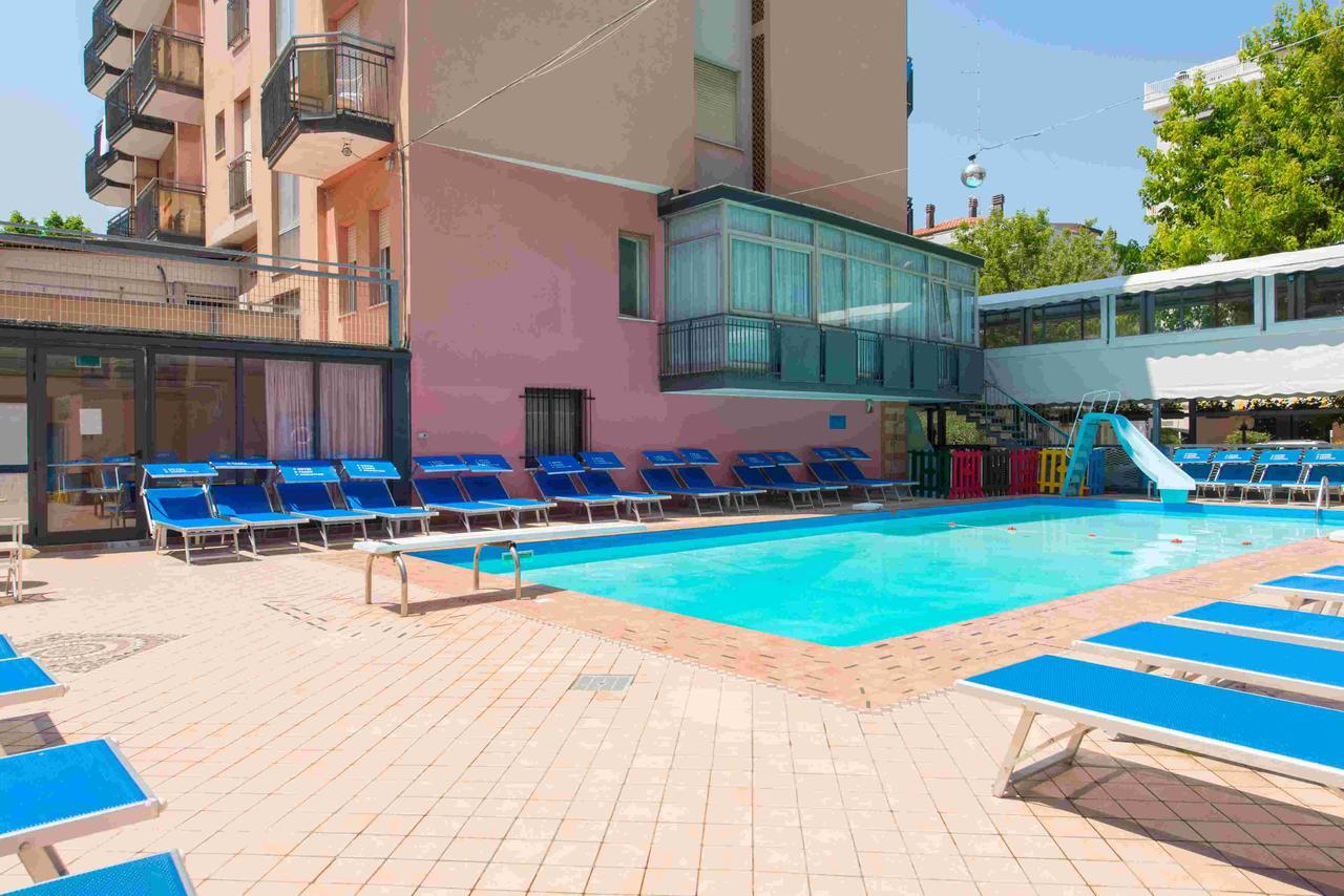 Hotel 2000 Rimini Eksteriør billede
