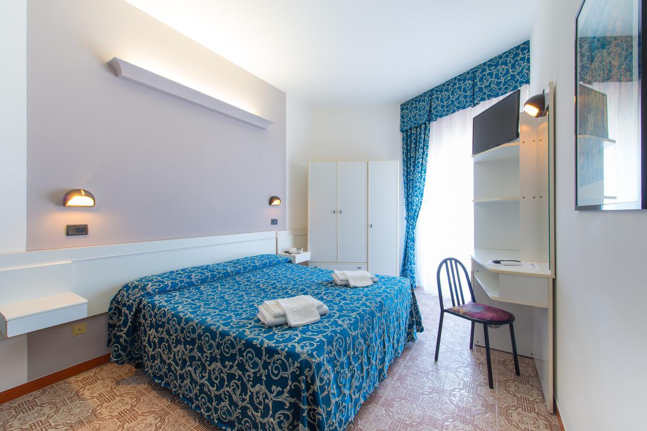 Hotel 2000 Rimini Værelse billede