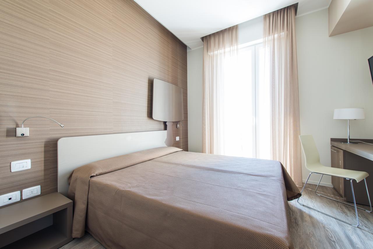 Hotel 2000 Rimini Eksteriør billede