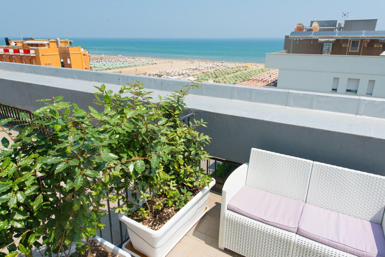 Hotel 2000 Rimini Eksteriør billede