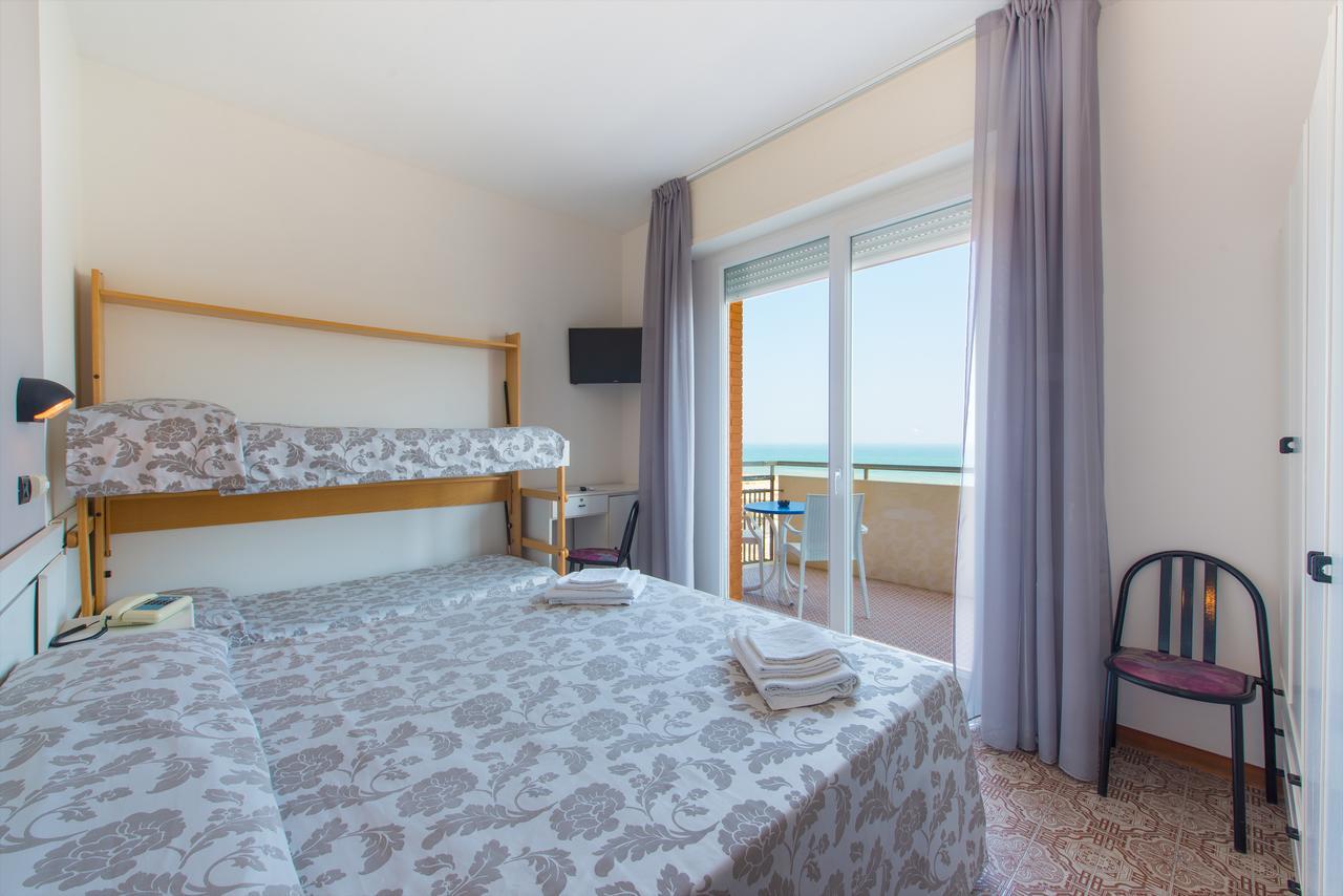 Hotel 2000 Rimini Eksteriør billede