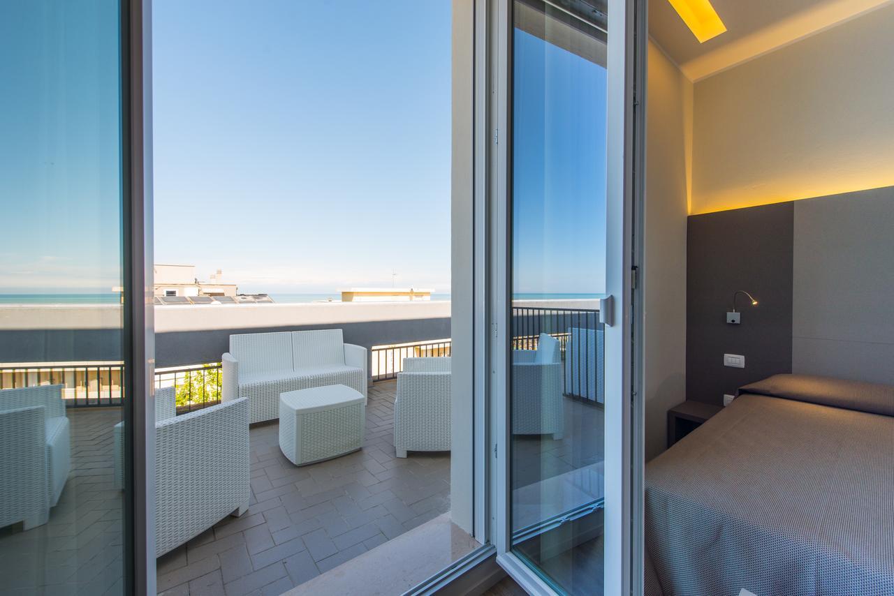 Hotel 2000 Rimini Eksteriør billede