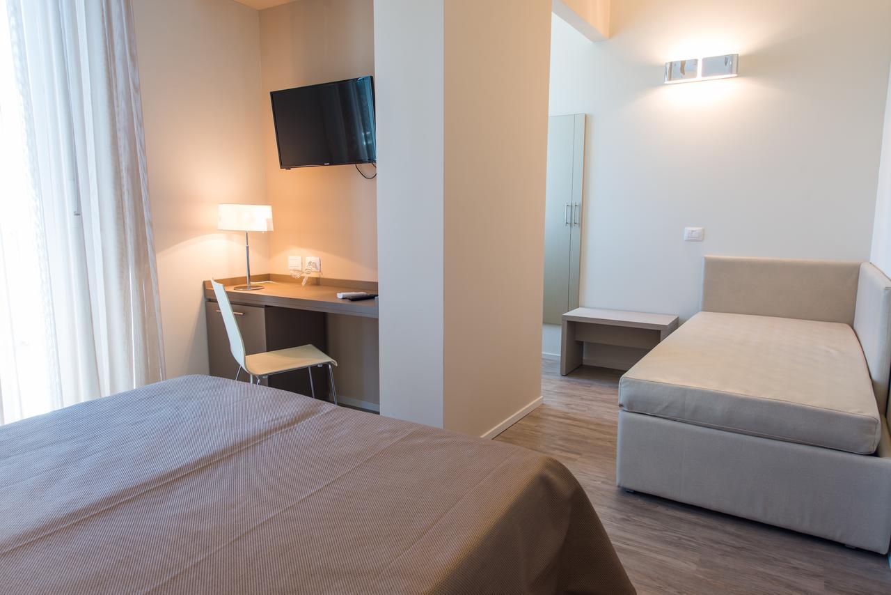 Hotel 2000 Rimini Eksteriør billede