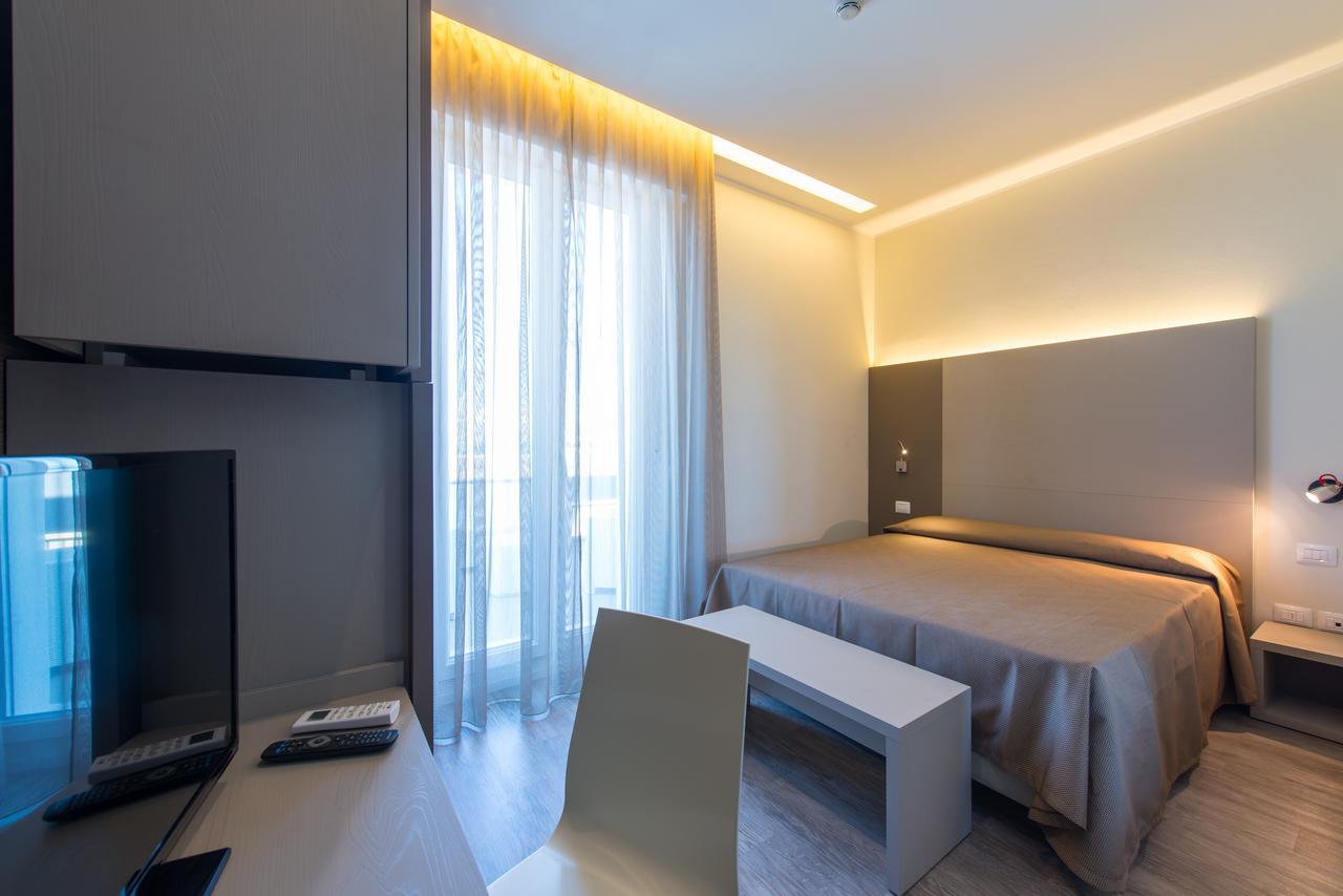 Hotel 2000 Rimini Eksteriør billede